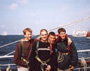 Dieses Foto wurde beim Regatta Start geschoßen. Es zeigt v.L. Bjane; Alexander(mich); Marcus und Sebastian. (46KB)